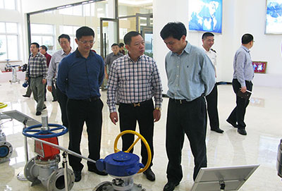 2014年5月22日温州市副市长任玉明到k8凯发阀门公司调研